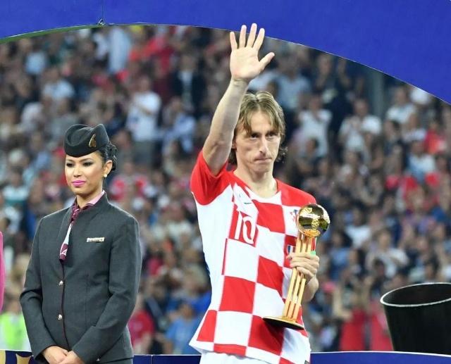 火箭以117：98大胜太阳，杜兰特28分，阿门31分，史密斯16分，全队十胜五负，西部第三。