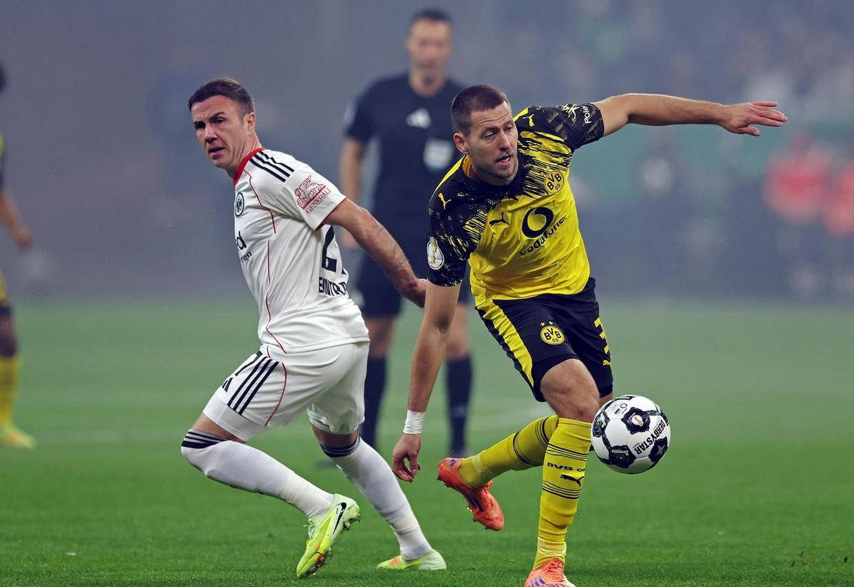 东契奇22场比赛领到8次技犯，仅次于狄龙的9次（东契奇22场累计8次技犯，仅次于狄龙的9次）