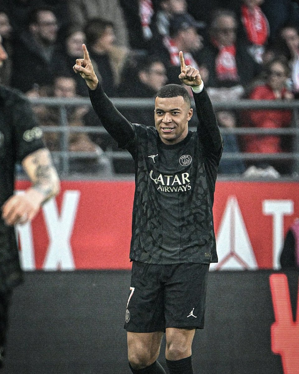 记者：阿隆索未进更衣室，卡瓦哈尔批裁判反被回呛是荒谬借口