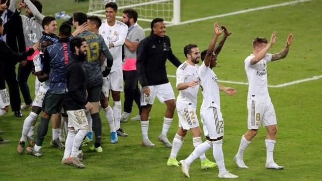 篮球篮网外援突然爆发，全场砍下35分