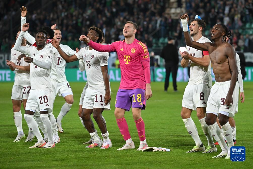 欧冠赛场精彩瞬间：巴萨2-1战胜拜仁,（欧冠焦点之战：巴萨2-1力克拜仁）