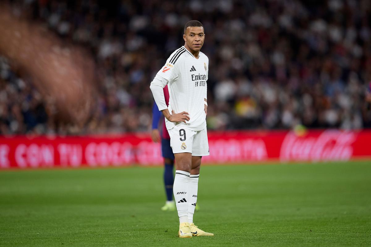 欧冠92年改制后戴帽数前10：梅西、C罗8次第1，姆巴佩5次第4（1992年欧冠改制后戴帽榜前十：梅西、C罗各8次并列第一，姆巴佩5次居第4）