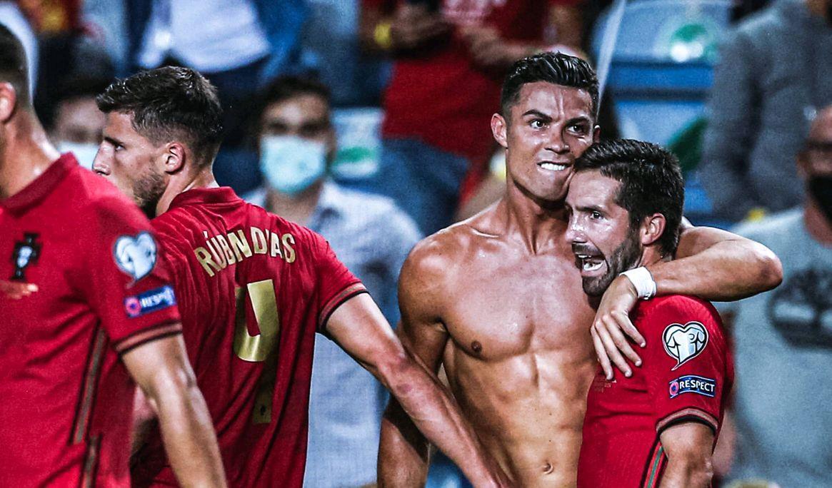 利物浦欧冠大名单：萨拉赫缺阵！范戴克领衔，维尔茨在列（利物浦公布欧冠名单：范戴克领军，萨拉赫缺席，维尔茨入选）