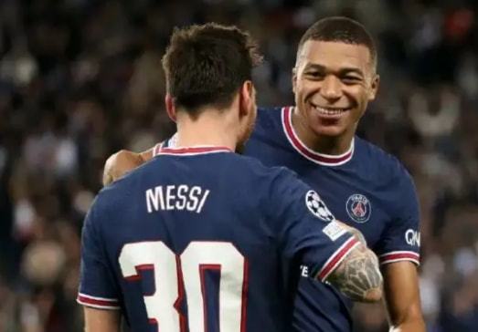 足球世界杯举办地更新交通方案，为球迷让路（足球世界杯主办地调整交通方案，优先保障球迷出行）