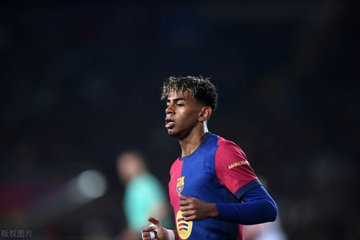 NBA每日最佳：布伦森爆轰40分，文班复出逆转卫冕冠军（NBA今日之最：布伦森狂飙40分，文班回归率队逆转卫冕冠军）