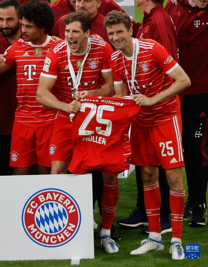 詹姆斯：里夫斯现在是我们的核心成员，他也想要承担这份责任